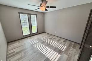 1809 N Valderas St, Angleton, TX 77515 - Photo 11