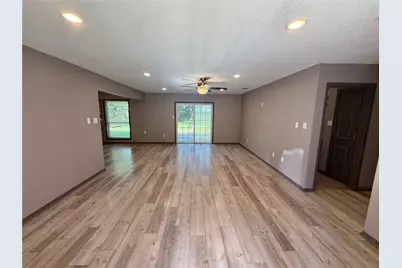 1809 N Valderas Street, Angleton, TX 77515 - Photo 3