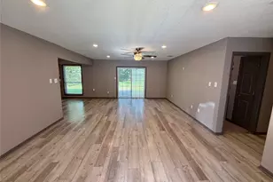 1809 N Valderas St, Angleton, TX 77515 - Photo 3