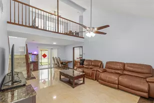 15119 Plaza Libre Dr, Houston, TX 77083 - Photo 3