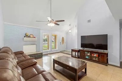 15119 Plaza Libre Drive, Houston, TX 77083 - Photo 5