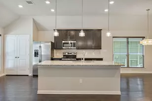 2117 Stubbs Dr, Bryan, TX 77807 - Photo 17