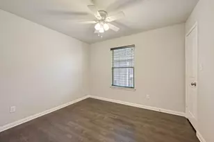2117 Stubbs Dr, Bryan, TX 77807 - Photo 13