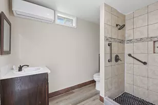 10011 Aves St, Houston, TX 77034 - Photo 9