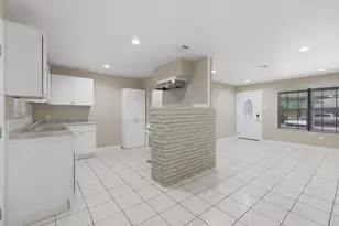 10011 Aves St, Houston, TX 77034 - Photo 3