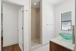 2412 Helena St, Houston, TX 77006 - Photo 43