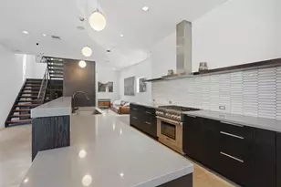 2412 Helena St, Houston, TX 77006 - Photo 11