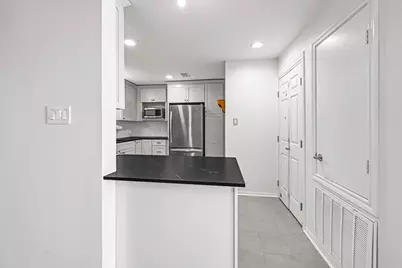 5200 Weslayan Street #303, Houston, TX 77005 - Photo 5