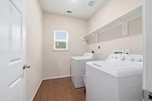 4528 Mayflower St, Houston, TX 77051 - Photo 9