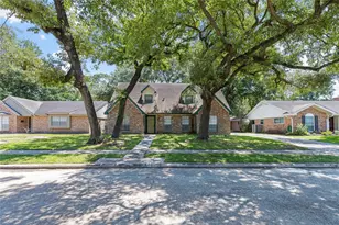 915 Chantilly Ln, Houston, TX 77018 - Photo 1