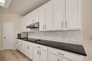 3127 Edgewood Dr, Pearland, TX 77584 - Photo 13