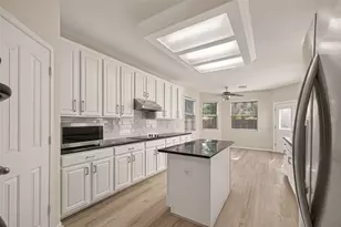 3127 Edgewood Dr, Pearland, TX 77584 - Photo 11