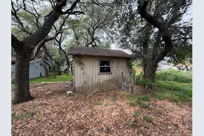 231 N 7th Street, Aransas Pass, TX 78336 - Photo 9