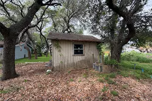 231 N 7th St, Aransas Pass, TX 78336 - Photo 9