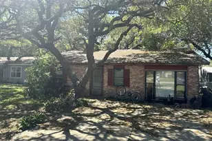 231 N 7th St, Aransas Pass, TX 78336 - Photo 3