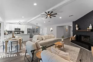 17 S Greenbud Ct, The Woodlands, TX 77380 - Photo 7