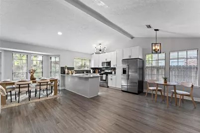 17 S Greenbud Court, The Woodlands, TX 77380 - Photo 5