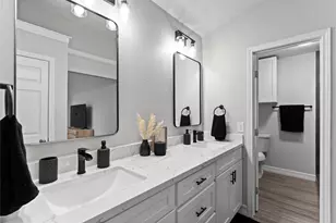 17 S Greenbud Ct, The Woodlands, TX 77380 - Photo 13