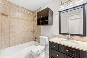2562 Kevin Ln, Houston, TX 77043 - Photo 15