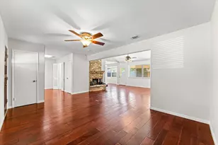2562 Kevin Ln, Houston, TX 77043 - Photo 7