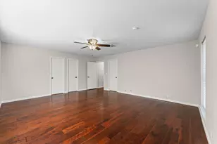 2562 Kevin Ln, Houston, TX 77043 - Photo 17
