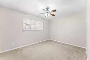 2562 Kevin Ln, Houston, TX 77043 - Photo 13
