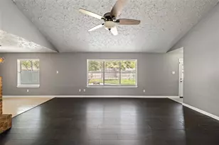 318 Bay Ridge Dr, League City, TX 77573 - Photo 3