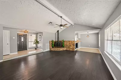 318 Bayridge Drive, League City, TX 77573 - Photo 5