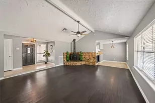 318 Bay Ridge Dr, League City, TX 77573 - Photo 5