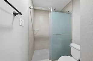 9261 Westwood Village Dr, Houston, TX 77036 - Photo 25