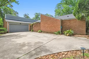 17 Greenridge Forest Dr, The Woodlands, TX 77381 - Photo 3