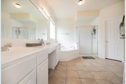 1823 Blue Water Bay Drive, Katy, TX 77494 - Photo 23