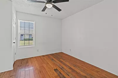317-319 E B Street, La Porte, TX 77571 - Photo 5