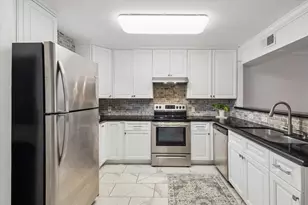 7826 Woodway Dr, Houston, TX 77063 - Photo 7