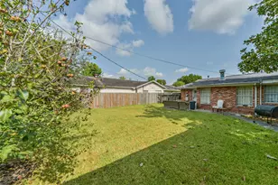 4903 Heatherbloom Dr, Houston, TX 77045 - Photo 31