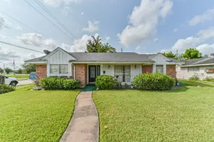 4903 Heatherbloom Dr, Houston, TX 77045 - Photo 1