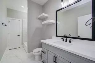 2407 Anita St, Houston, TX 77004 - Photo 9