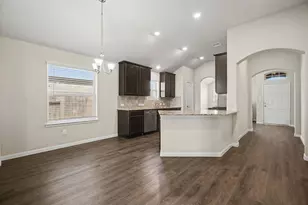 8817 Voyager Dr, Texas City, TX 77591 - Photo 5