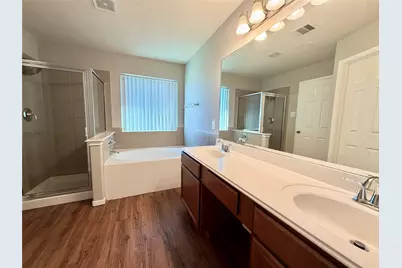 11807 Green Colling Park Drive, Houston, TX 77047 - Photo 17