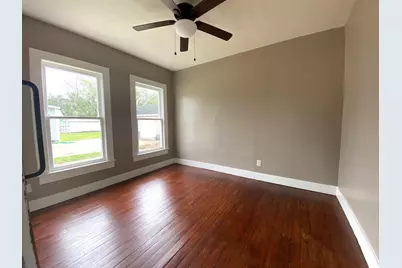 513 E Bernard Street, West Columbia, TX 77486 - Photo 7