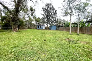 513 E Bernard St, West Columbia, TX 77486 - Photo 9