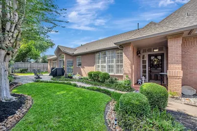 1907 Carriage Brook Way, Houston, TX 77062 - Photo 9