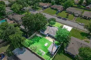 1918 Huge Oaks St, Houston, TX 77055 - Photo 3