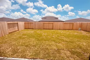 3019 Holland Lakes Dr, South Houston, TX 77441 - Photo 11