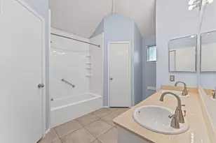 7502 Briar Run Ct, Houston, TX 77489 - Photo 9