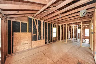 117 E Witcher Ln, Houston, TX 77076 - Photo 13