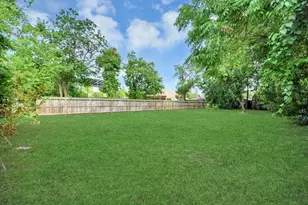 117 E Witcher Ln, Houston, TX 77076 - Photo 29