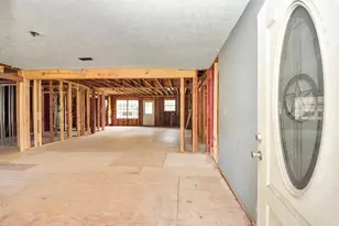 117 E Witcher Ln, Houston, TX 77076 - Photo 7