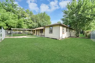 117 E Witcher Ln, Houston, TX 77076 - Photo 3