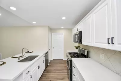 531 Edgebrook Drive, Houston, TX 77034 - Photo 3